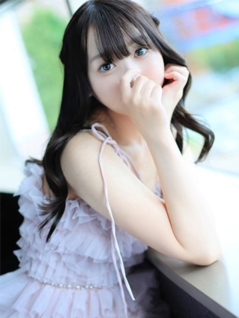 めい　息を呑む甘い美貌3