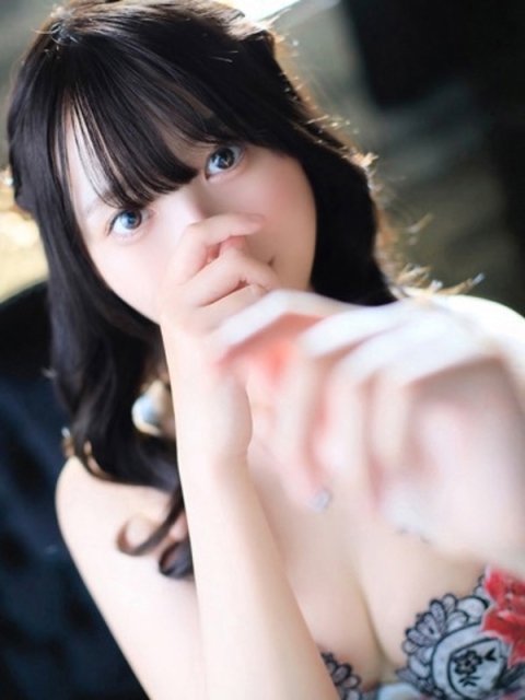 めい　息を呑む甘い美貌4