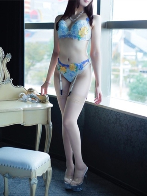 つばき　妖艶な笑みに心奪われます2